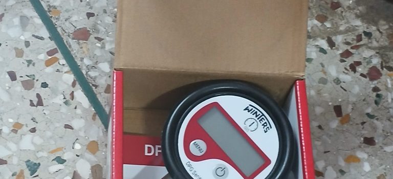 Winters Canada Digital Pressure Gauge MODEL DPG223R11